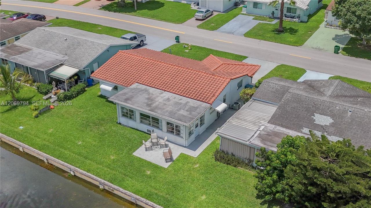 4712 NW 47th Ter , Tamarac, FL 33319 Photo