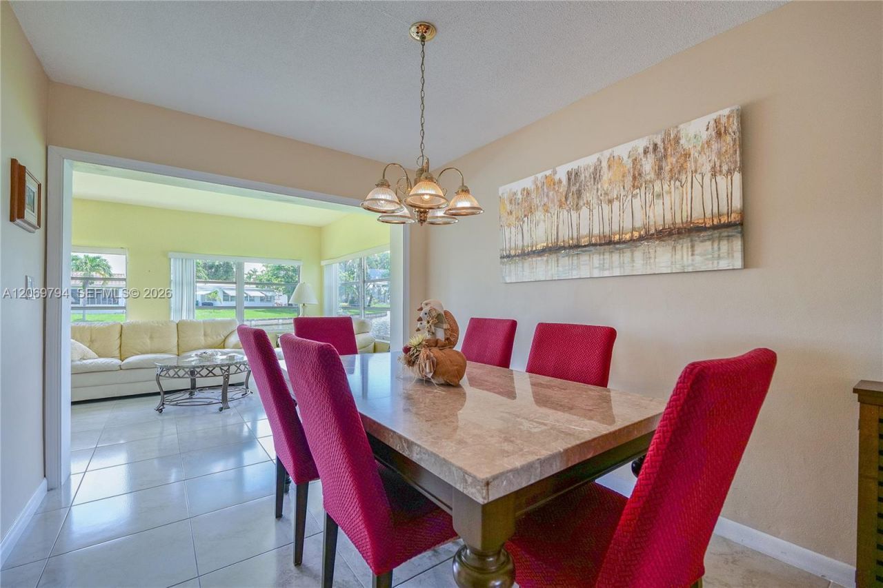 4712 NW 47th Ter , Tamarac, FL 33319 Photo