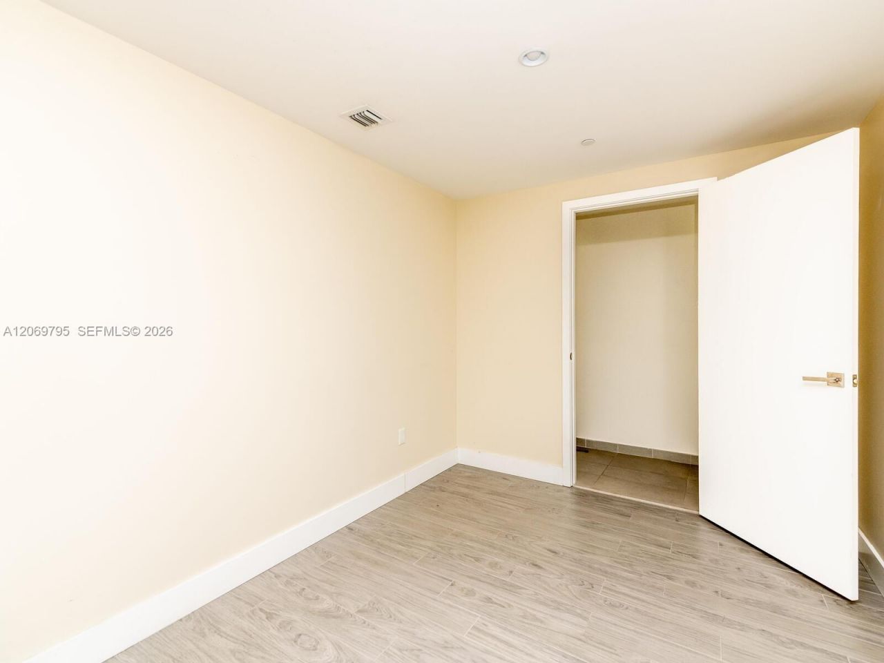 1080 Brickell Ave, Unit 2206, Miami, FL 33131 Photo