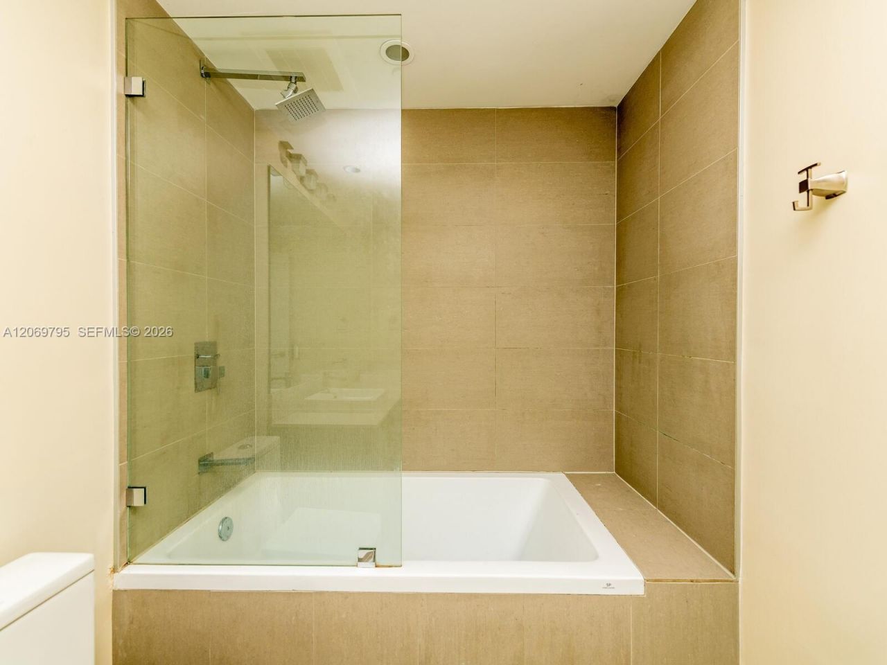 1080 Brickell Ave, Unit 2206, Miami, FL 33131 Photo
