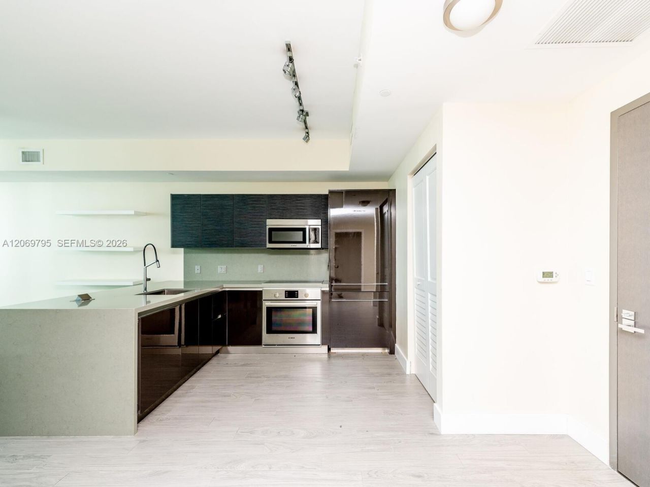 1080 Brickell Ave, Unit 2206, Miami, FL 33131 Photo