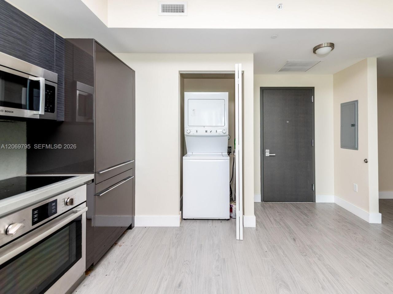 1080 Brickell Ave, Unit 2206, Miami, FL 33131 Photo