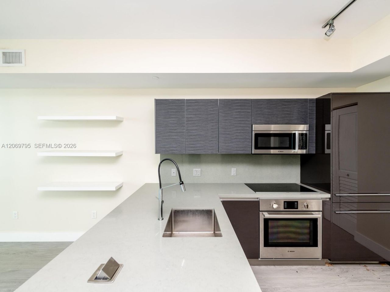 1080 Brickell Ave, Unit 2206, Miami, FL 33131 Photo
