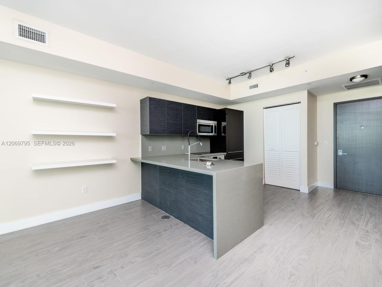 1080 Brickell Ave, Unit 2206, Miami, FL 33131 Photo