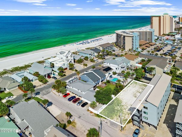 4112 Holiday Drive , Panama City Beach, FL 32408