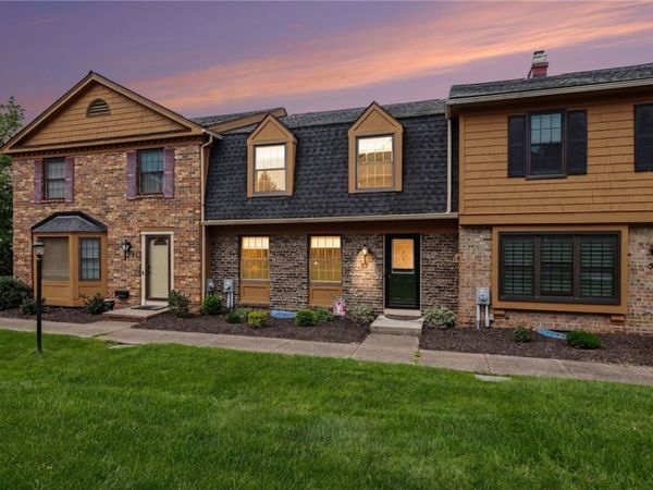 53 Georgetown Ln , Fairport, NY 14450