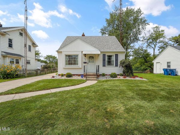 586 Sylvandale Avenue , Oregon, OH 43616