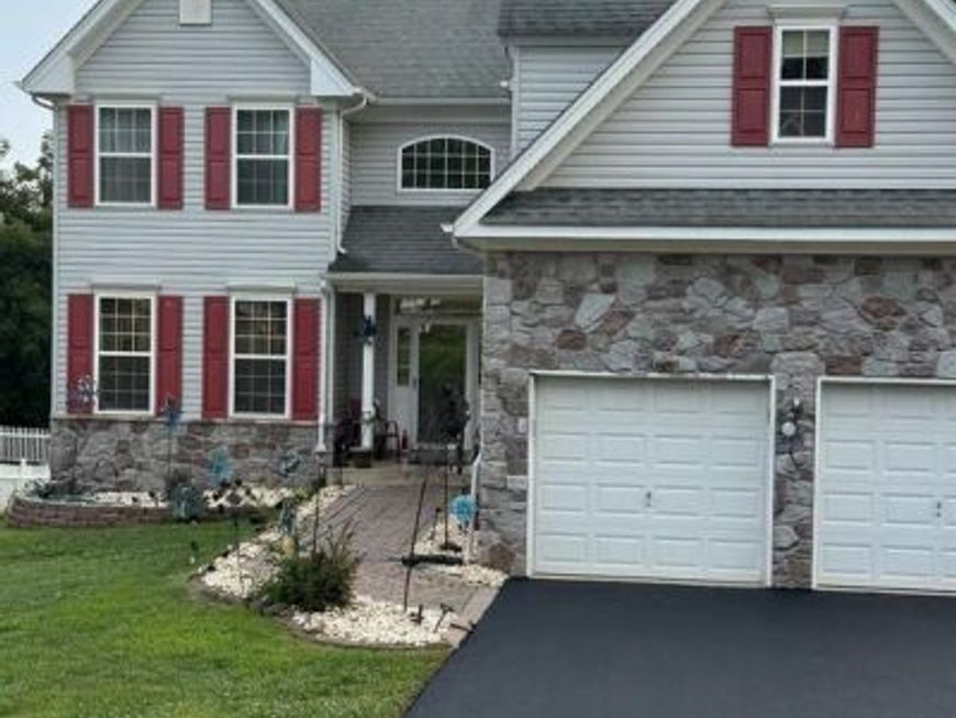 702 Carriage Circle, Upper Chichester, PA 19014 Main Photo
