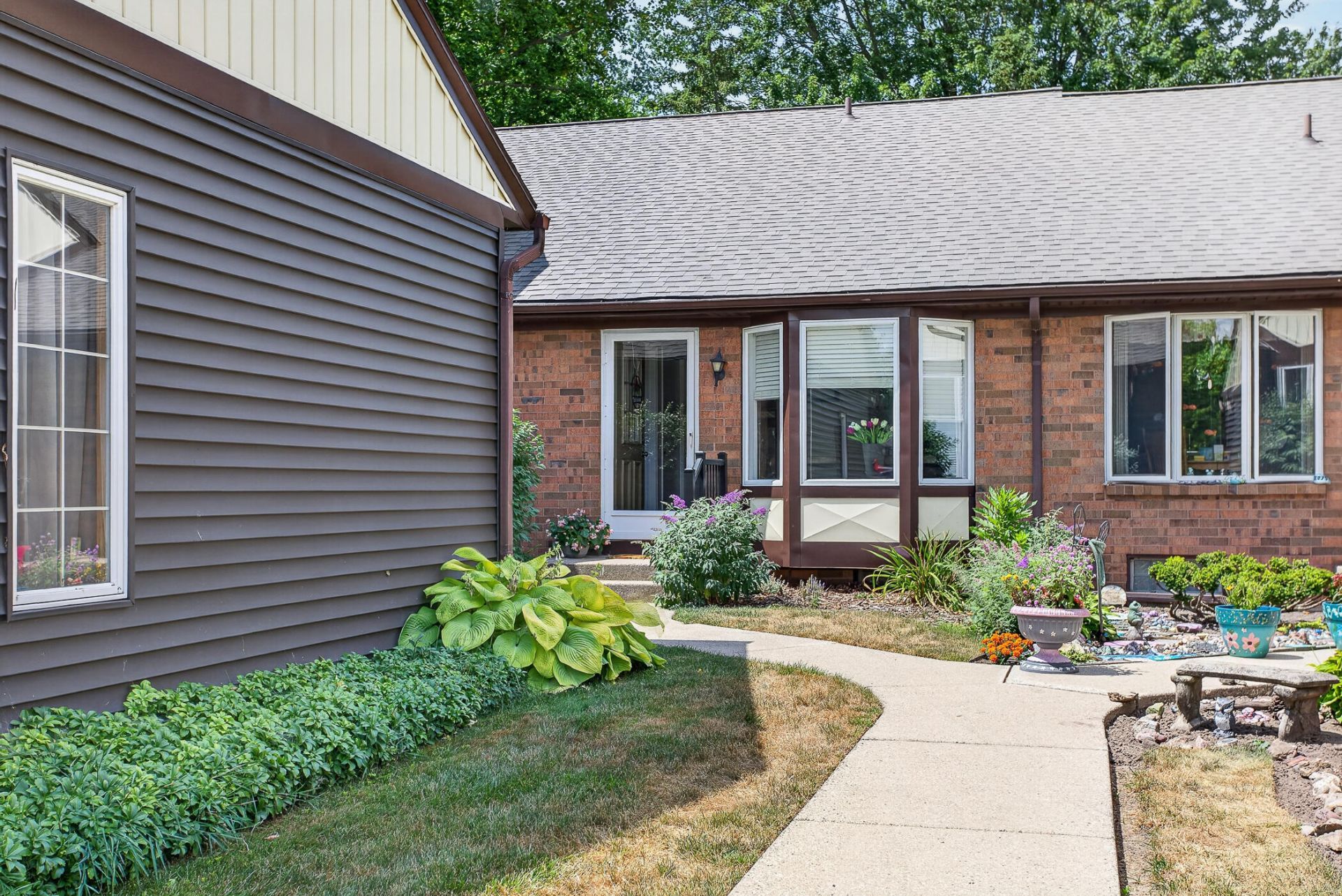 2277 Radcliff Circle Se, Grand Rapids, MI 49546 Main Photo