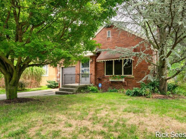 2344 Madison Avenue SE, Grand Rapids, MI 49507