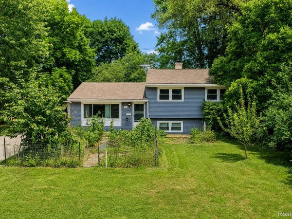 1421 Cedarhill Drive, East Lansing, Mi 48823