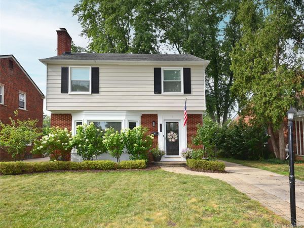 4411 N Verona Circle, Royal Oak, Mi 48073