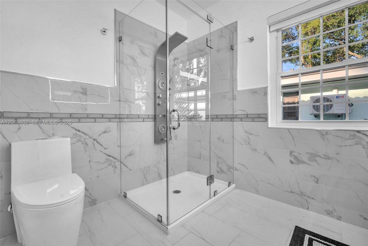 1235 NE 88th St , Miami, FL 33138 Photo