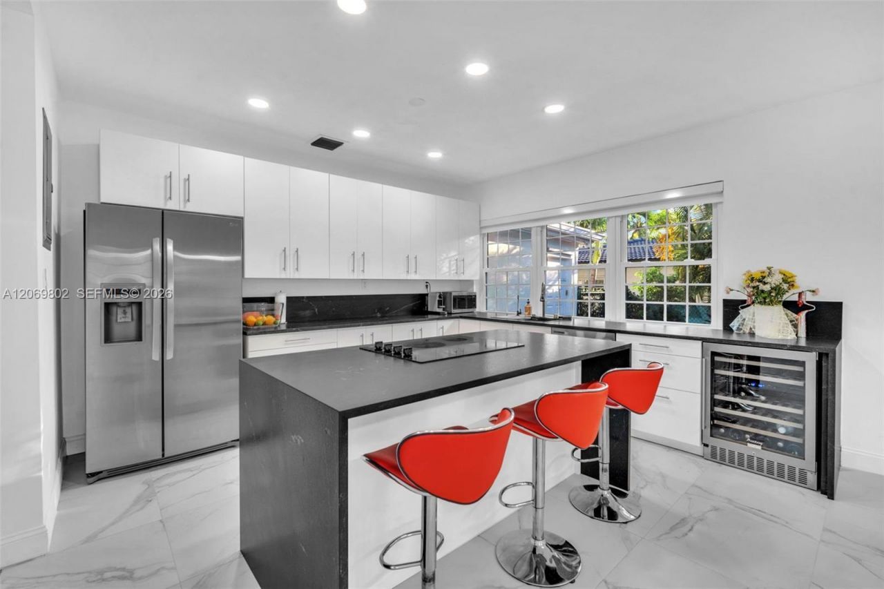 1235 NE 88th St , Miami, FL 33138 Photo