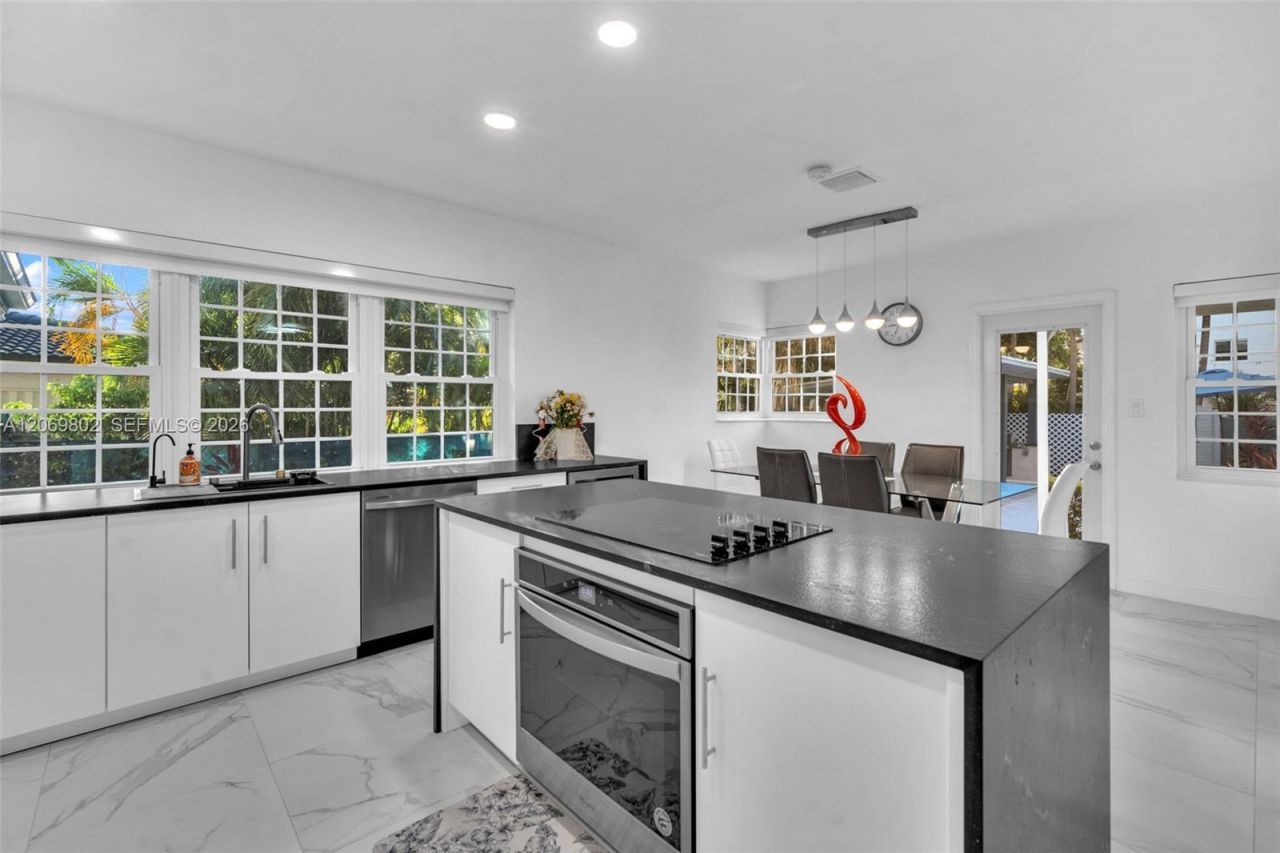 1235 NE 88th St , Miami, FL 33138 Photo