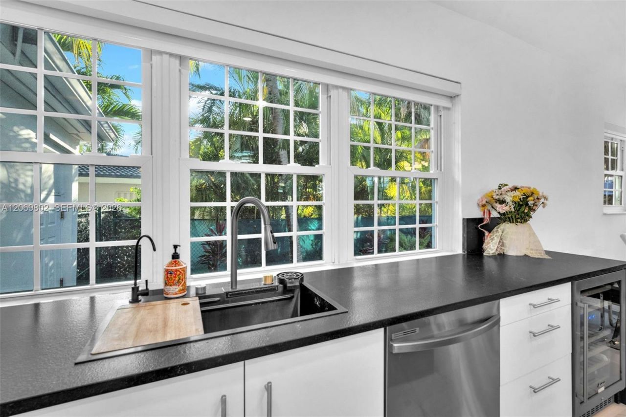 1235 NE 88th St , Miami, FL 33138 Photo