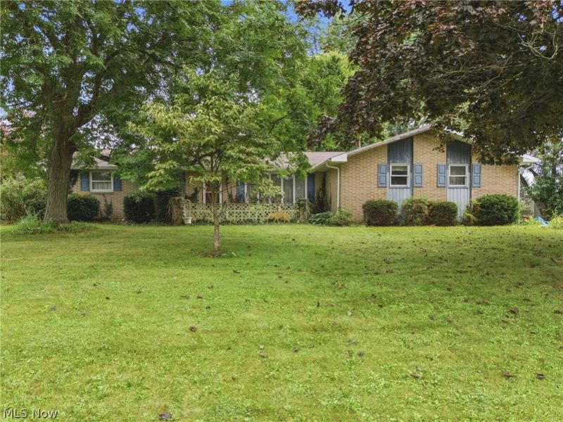 5266 Glenhaven Avenue, Louisville, OH 44641 Photo 2