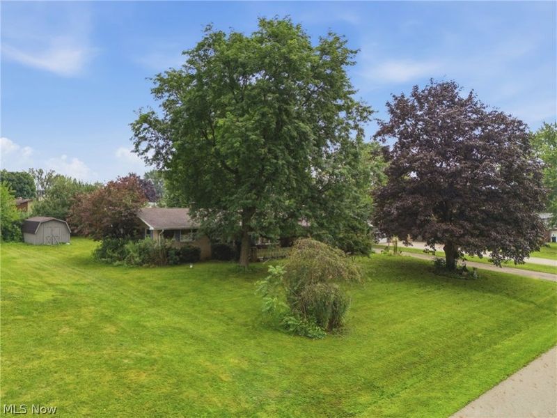 5266 Glenhaven Avenue, Louisville, OH 44641 Photo 3