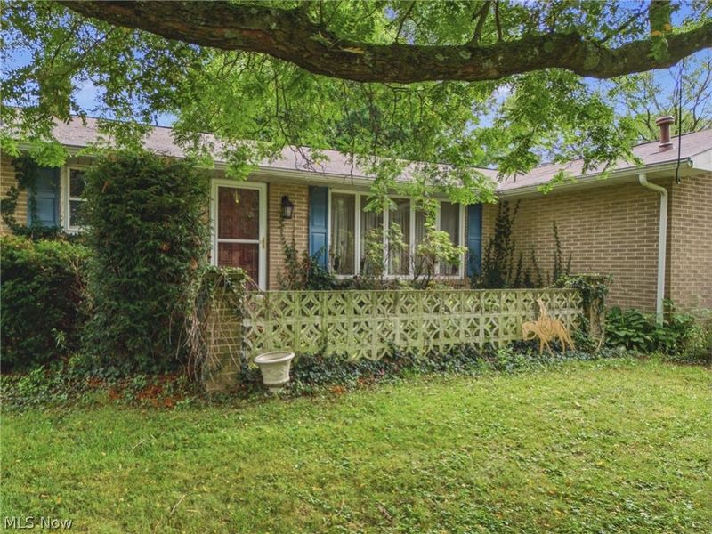 5266 Glenhaven Avenue, Louisville, OH 44641 Photo 4