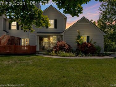242 Barrington Circle, Orion Township, Mi 48360