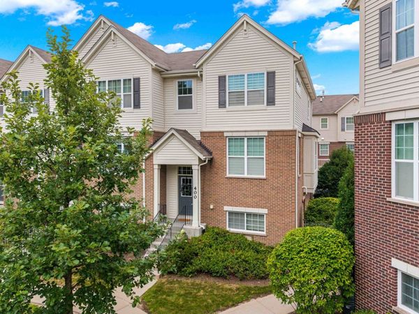 400 Concord Court , Morton Grove, IL 60053