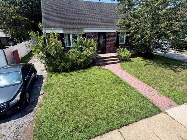 51 Jackson Avenue , Elmont, NY 11003