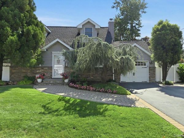 151 New York Avenue , West Babylon, NY 11704