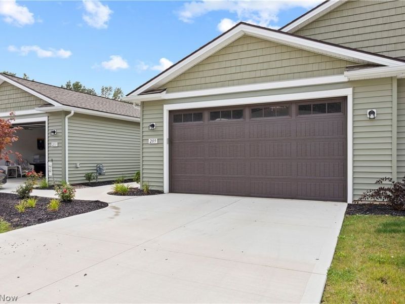 209 Alexander Drive , Elyria, OH 44035 Photo 2