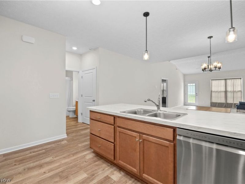 209 Alexander Drive , Elyria, OH 44035 Photo 5