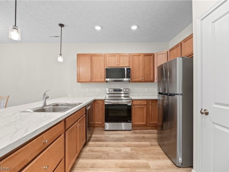 209 Alexander Drive , Elyria, OH 44035 Photo 7