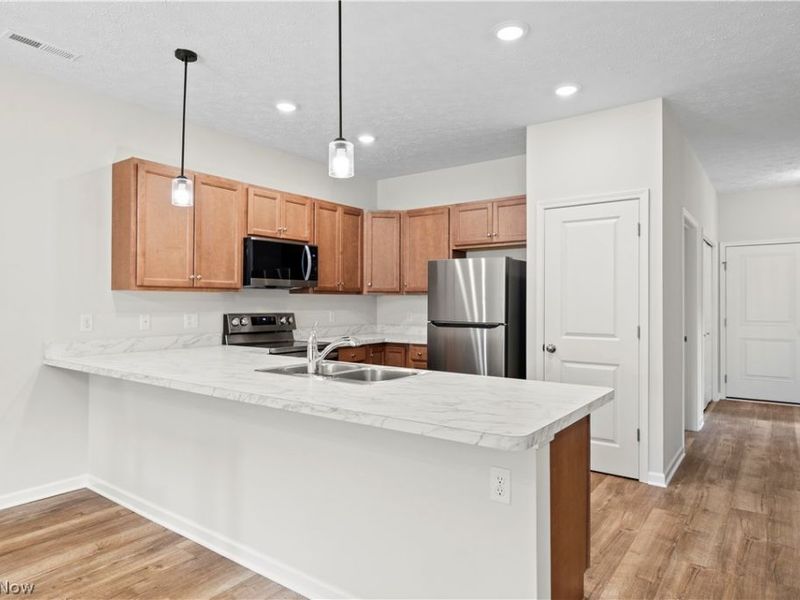 209 Alexander Drive , Elyria, OH 44035 Photo 9
