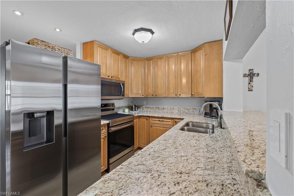 4029 Country Club Blvd, Cape Coral, FL 33904 Photo