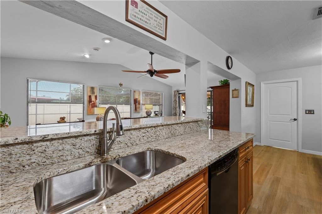 4029 Country Club Blvd, Cape Coral, FL 33904 Photo