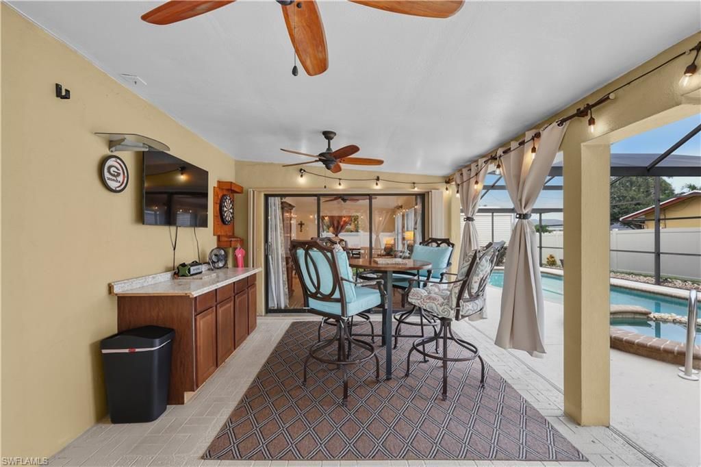 4029 Country Club Blvd, Cape Coral, FL 33904 Photo