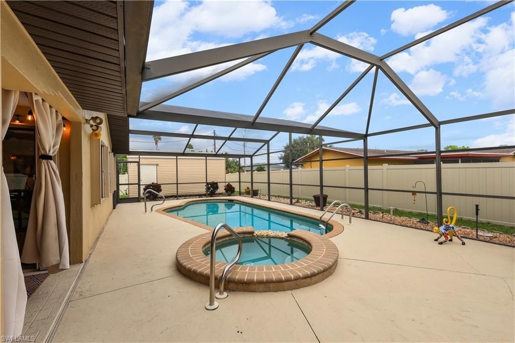 4029 Country Club Blvd, Cape Coral, FL 33904 Photo