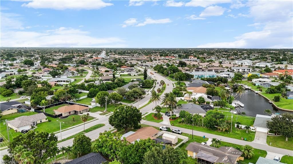 4029 Country Club Blvd, Cape Coral, FL 33904 Photo