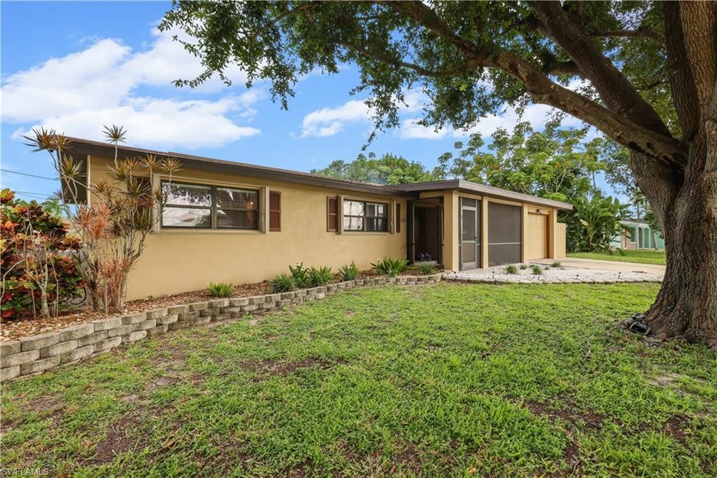 4029 Country Club Blvd, Cape Coral, FL 33904 Photo