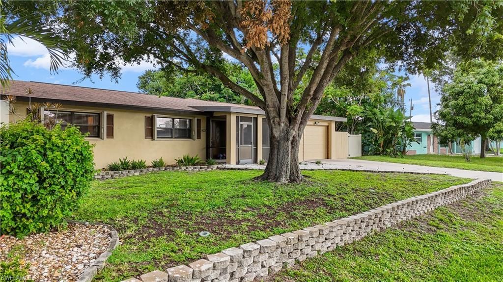 4029 Country Club Blvd, Cape Coral, FL 33904 Photo
