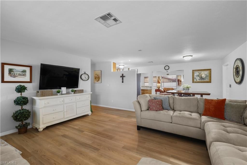 4029 Country Club Blvd, Cape Coral, FL 33904 Photo