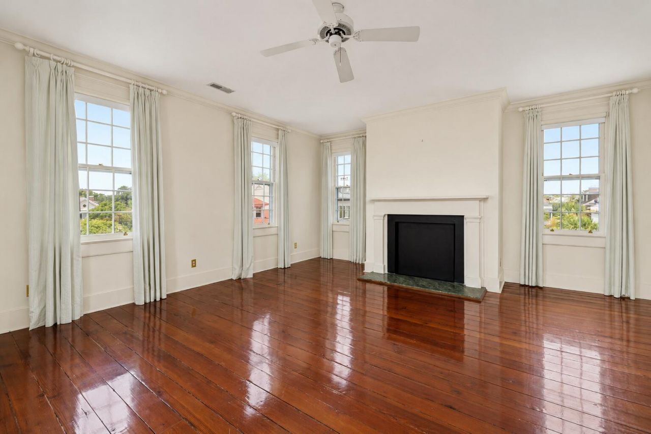 3 Lamboll Street Photo 38
