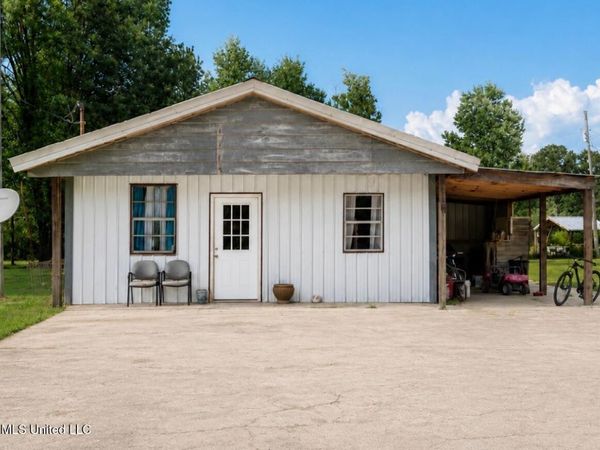 3224 Old Jackson Road, Forest, MS 39074
