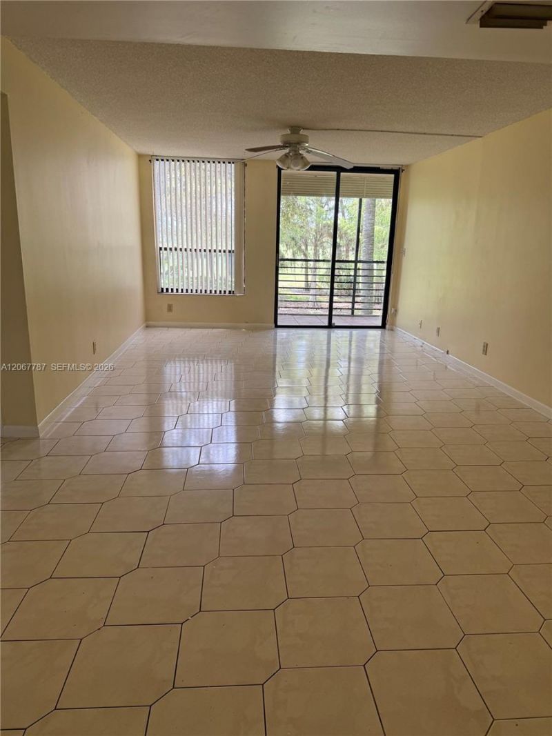 6751 N University Dr, Unit 216, Tamarac, FL 33321 Photo