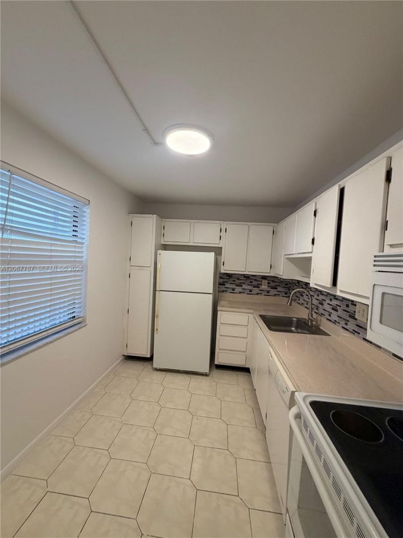 6751 N University Dr, Unit 216, Tamarac, FL 33321 Photo