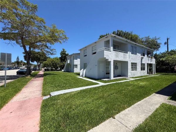 1794 Normandy Dr , Miami Beach, FL 33141