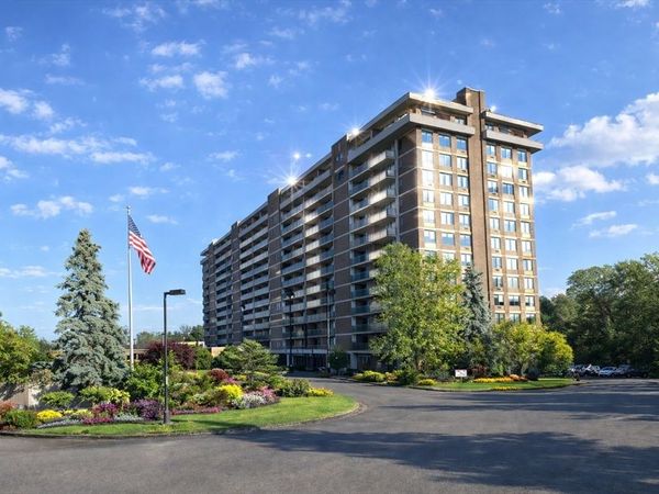 1012 Ferncroft Tower, Unit 1012, Middleton, MA 01949
