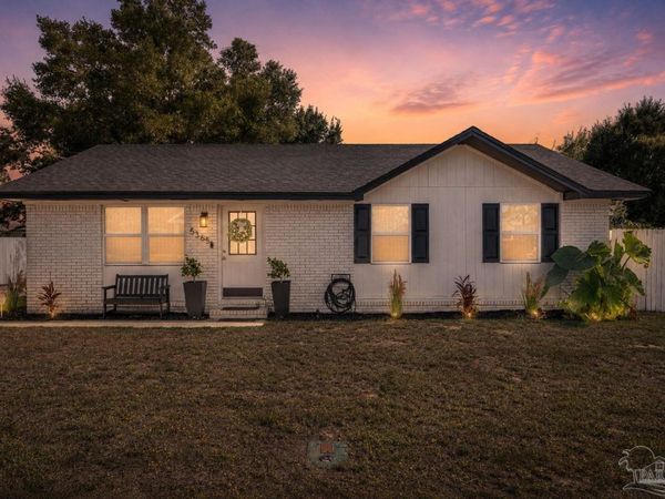 5365 Harmony Ln, Gulf Breeze, FL 32563