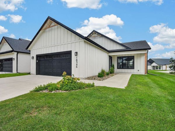 18346 Dooley Drive, Clive, IA 50325