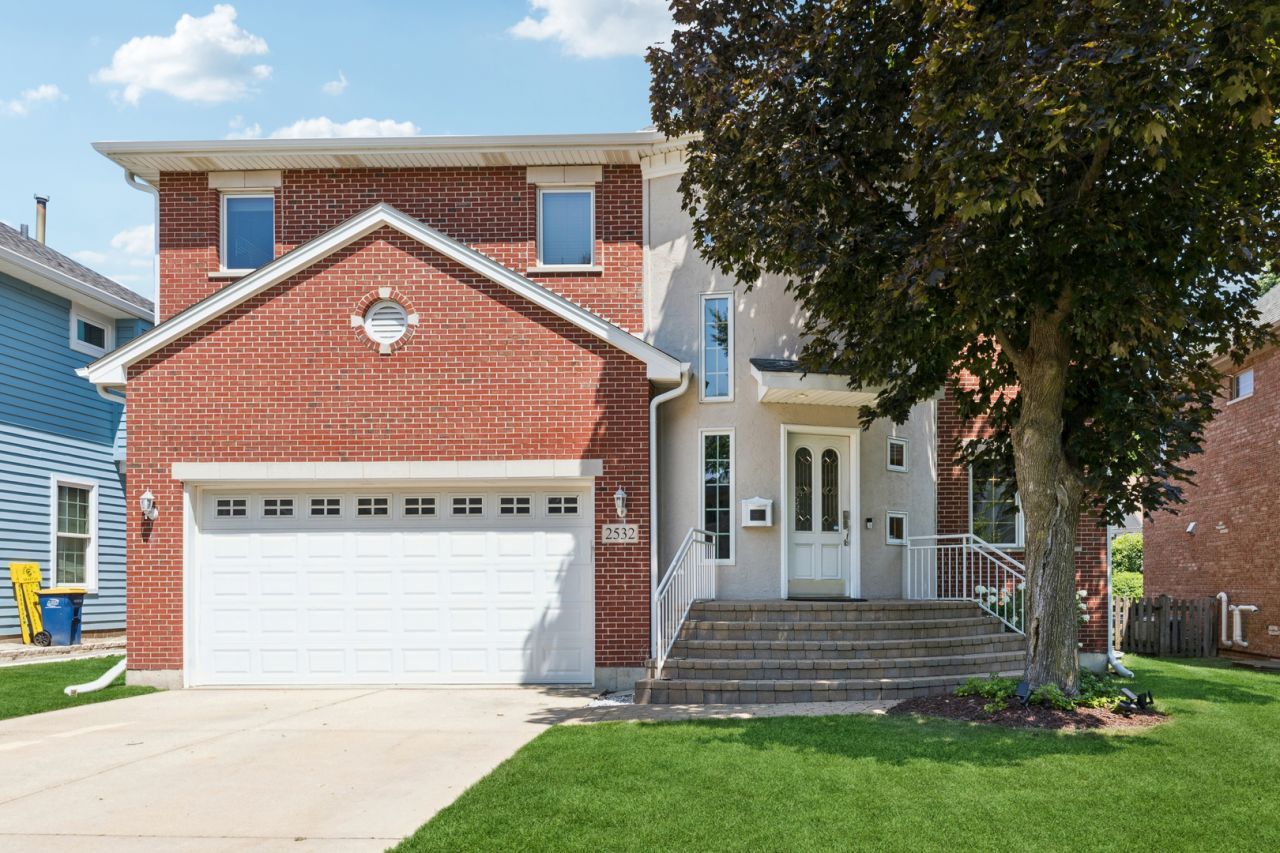 2532 Illinois Road, Northbrook, IL 60062 Main Photo
