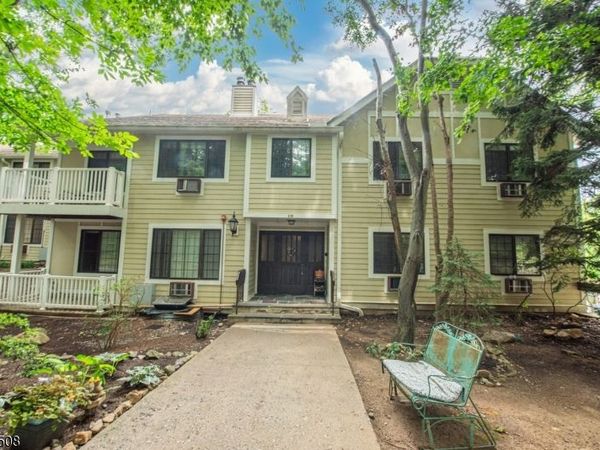 4 B-C Foxwood Dr, Morris Plains, NJ 07950