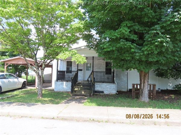 227 6th Street, Rainelle, WV 25962